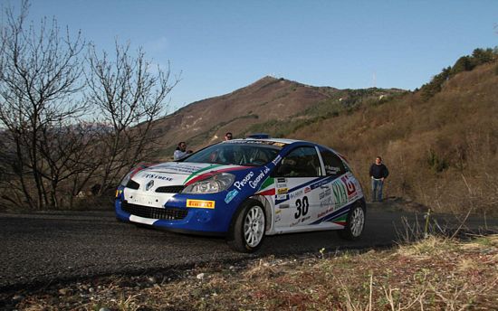 Clio R3C  Asnaghi al Rally delle Prealpi Orobiche Pini Racing