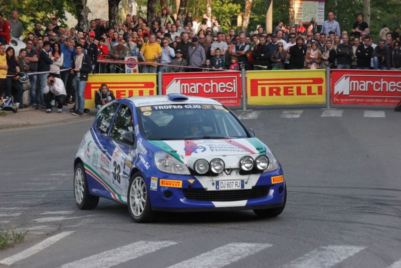 Marco  Asnaghi 2° di trofeo renault al rally del Taro 