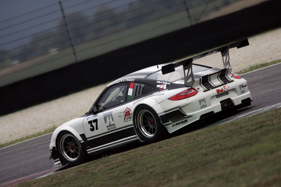  Monza, Passuti-Malucelli (Porsche GT3R)  svettano nelle prime prove libere