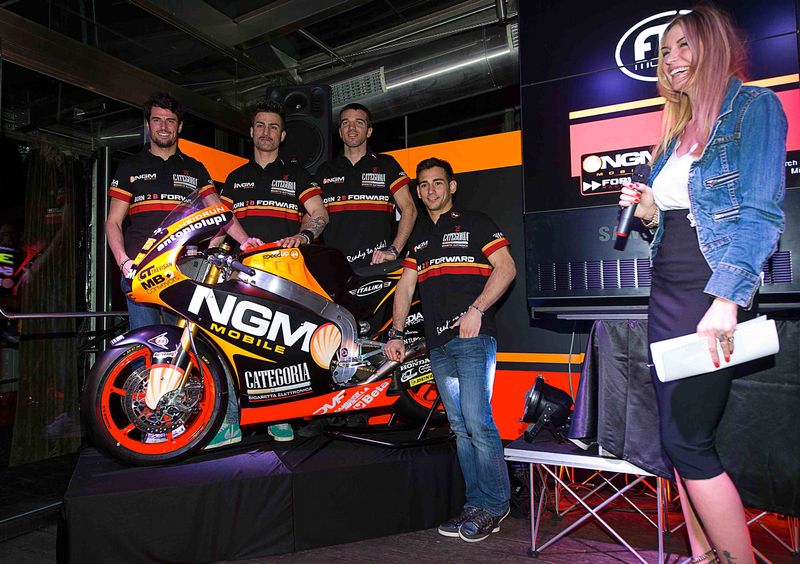 Il Team NGM Mobile Forward Racing presenta la squadra 2013 a Milano