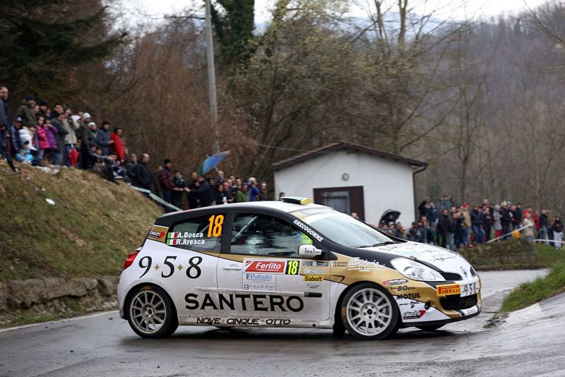 Renault vince il produzione al 36° rally  Ciocco e Valle del Serchio 