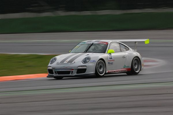 Targa Tricolore Porsche Glauco Solieri e "Spezz" dominano le prove ufficiali di Vallelunga