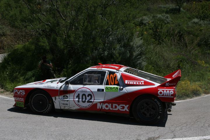 Rally Lana Storico Pedro su Lancia 037 consolida il vantaggio