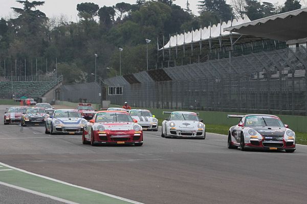Sfida ad alta tensione per la Targa Tricolore Porsche a Monza   