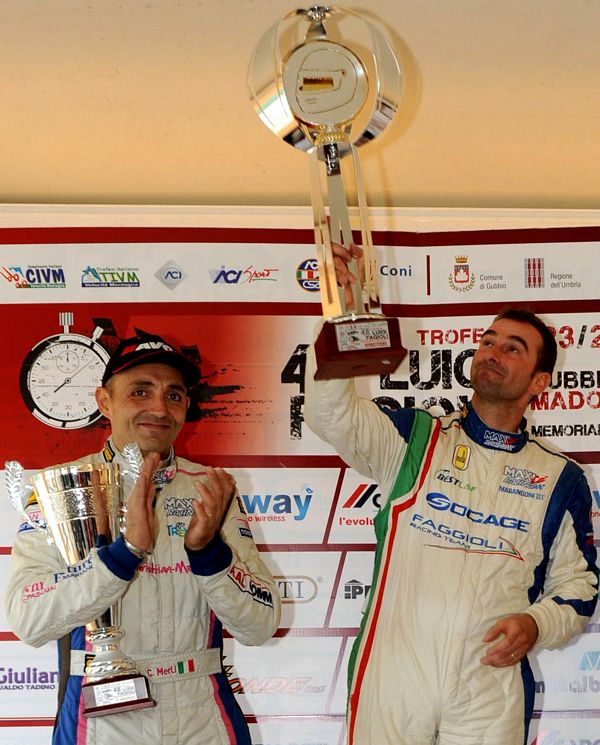 Merli, a sinistra, e Faggioli sul podio del Trofeo Fagioli 2013