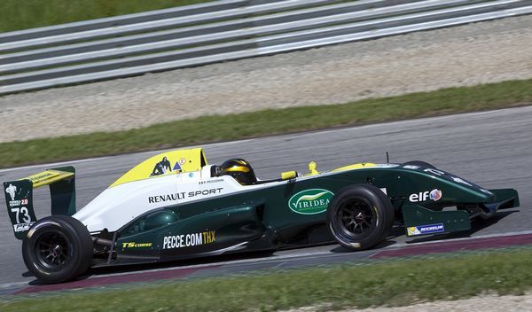 Peccenini in pista con la Formula Renault