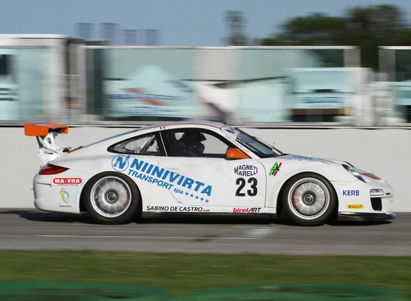 Sabino De Castro completa l'equipaggio del Drive Technology Italia che schiera una Porsche 997 nella classe GT Cup