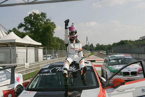 Monza, Gara 2. Valentina Albanese (Seat Leon TCR) bissa, Meloni-Tresoldi (BMW M3) si consolano con il primato di Divisione.