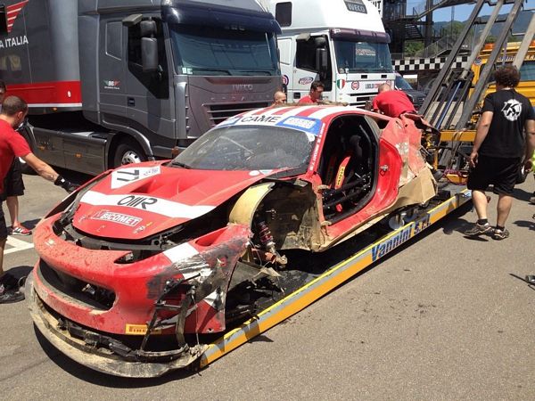 Incidente Luigi Lucchini Ferrari 458 Foto crash