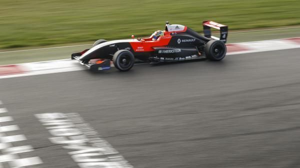 Gabriel Aubry al top nella Formula Renault Eurocup