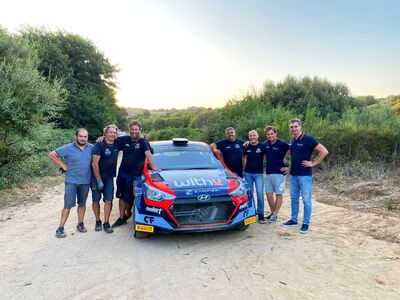 Mattia Scandola ed Alessandro Franco al via del 18 Rally dei Nuraghi e del Vermentino con la Hyundai i20 R5.