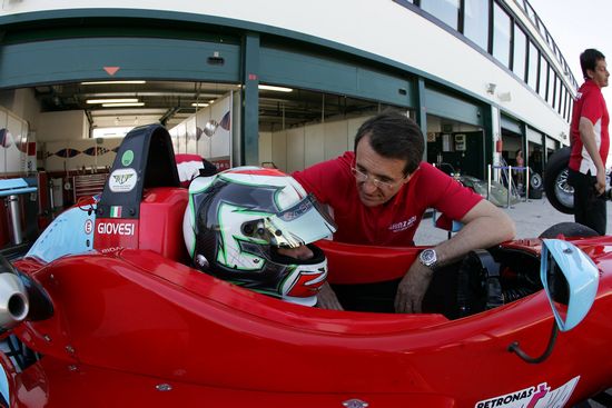 Kevin Giovesi a Barcellona per i test Auto Gp con il team Ghinzani