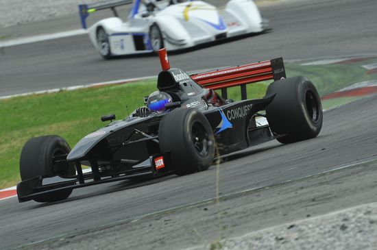 Prima giornata di test con la Formula Nippon per Tomcat Racing