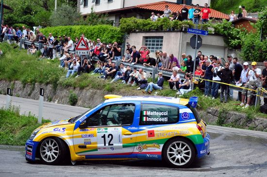 Cristiano Matteucci  vincente con la clio s1600 al Rally degli Abeti