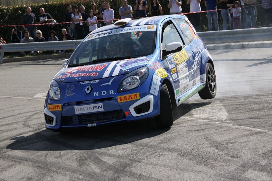 Le Renault della New driver racing al rally event di Bibbiena 