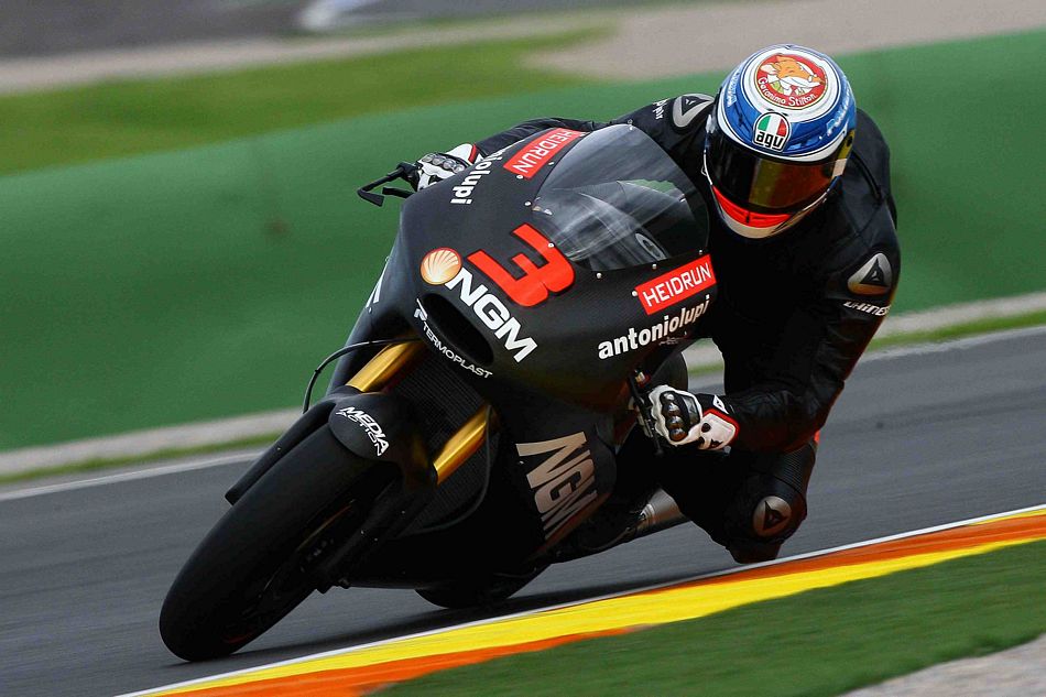 Simone Corsi NGM Mobile Forward Racing - Moto2 Valencia test
