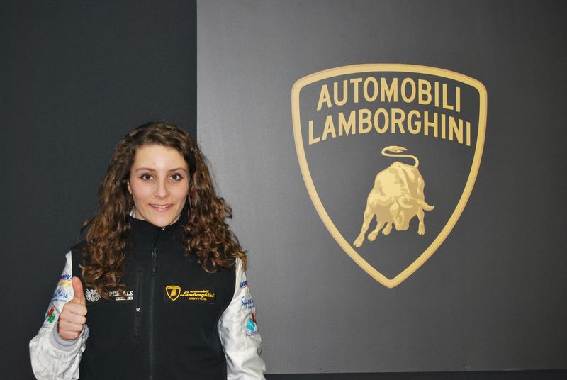 Alessandra Brena impressiona al volante della Lamborghini del Team Imperiale
