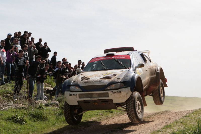 Giovanni e Michele Manfrinato su Renault Megane Proto hanno vinto la Baja Terra del Sole