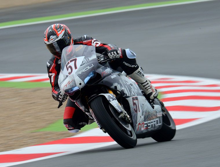 Debutto positivo per il team Mesaroli Racing nel mondiale Superbike a Magny Cours
