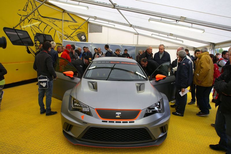 Svelata a Monza la nuova Seat Leon Cup Racer