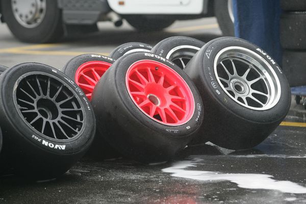 test tecnico degli pneumatici per la gara d'appalto del tricolore GT