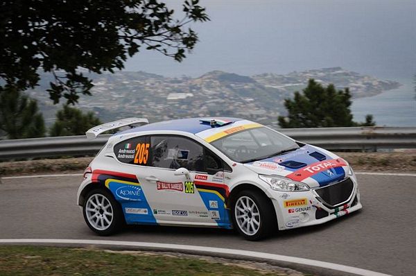 Peugeot conquista l'ottavo titolo italiano costruttori in un rally adriatico burrascoso
