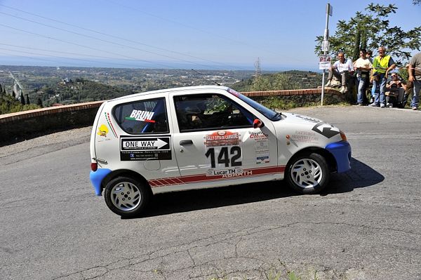 Pistoia corse in chiaro scuro al Rally città di Camaiore