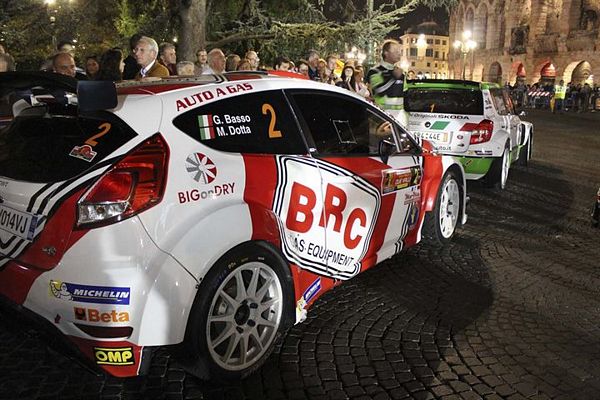 Paolo Andreucci, Peugeot e Giandomenico Basso, Ford si aggiudicano a pari merito la prima prova del 32° Rally Due Valli