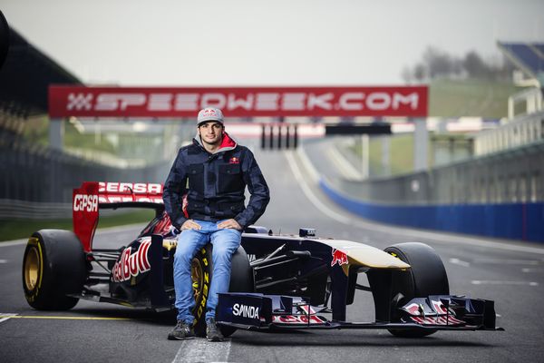 Carlos Sainz si unisce alla Scuderia Toro Rosso per completare la più giovane line-up di F1