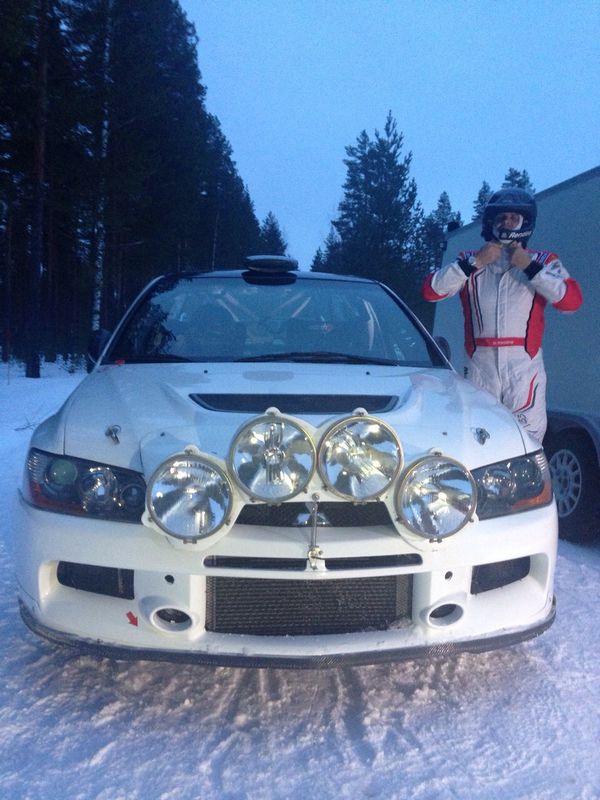 Max Rendina in training sulla neve finlandese