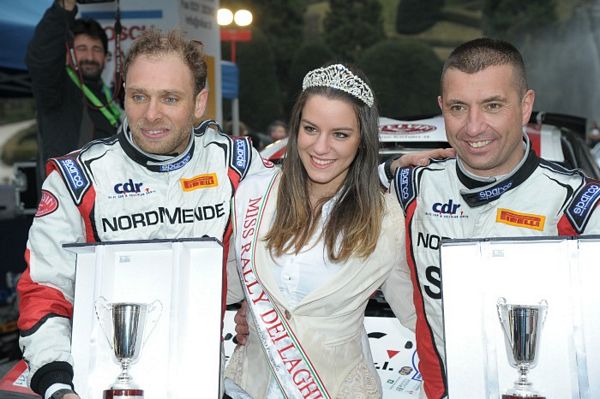 Giuseppe Freguglia e Marco Vozzo portano in trionfo l'A-Style team al Rally dei Laghi