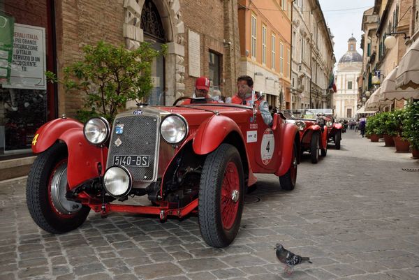 GRANDE SUCCESSO PER IL PASSAGGIO MACERATESE DELLA MILLE MIGLIA