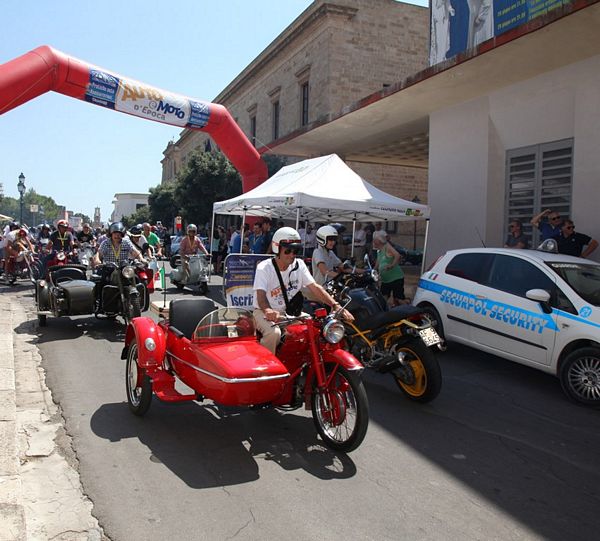 Domenica 14 giugno a Casarano il 3° Raduno e mostra mercato scambio per auto e moto d'epoca