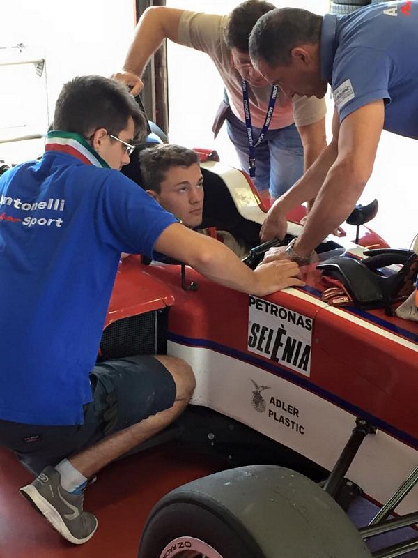 Federico Iribarne primo contatto al Mugello con la Formula 4
