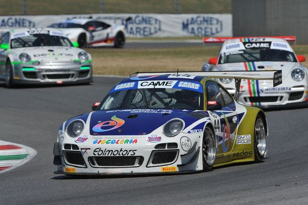 Dominio Porsche  con Donativi-Postiglione (GT3) e i fratelli Pastorelli