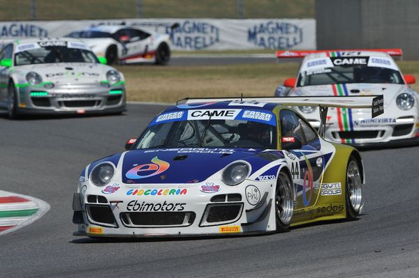 Al Mugello Postiglione-Donativi (Porsche GT3R) svettano nelle prime prove libere