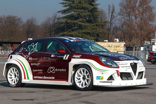 Mario Ferraris al Mugello per i test dell'Alfa Romeo Giulietta TCR 