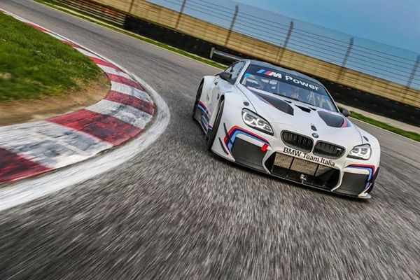 Comandini-Cerqui si schierano con la M6 GT3 di BMW Team Italia