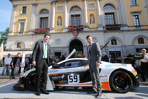 La McLaren di Alex Fontana in centro a Lugano