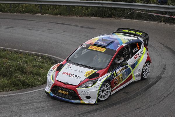Tobia Cavallini sul podio del Rally Elba