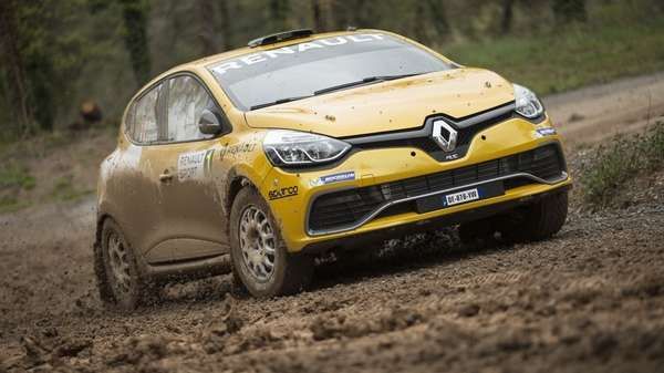 Renault Clio R3T ritorna nel WRC 3 con Michaël Burri in Portogallo