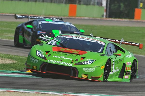 Mirko Bortolotti e Daniel Mancinelli svettano in Super GT3