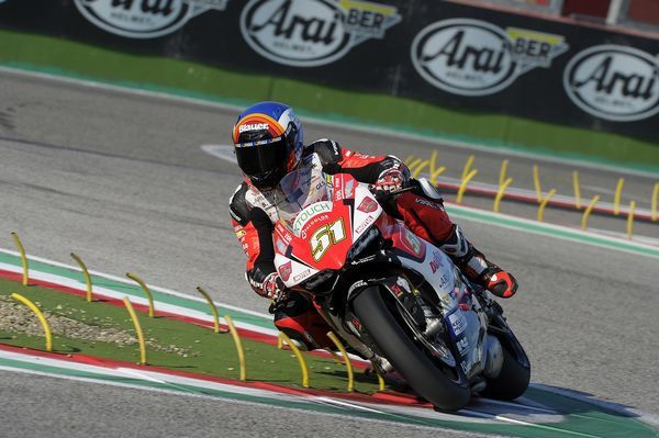 Michele Pirro domina la Superbike tricolore ad Imola, anche Calia sul podio