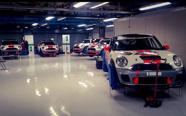 Elite Motorsport con Valsecchi e 5 Mini al 1° Rally Circuit di Franciacorta