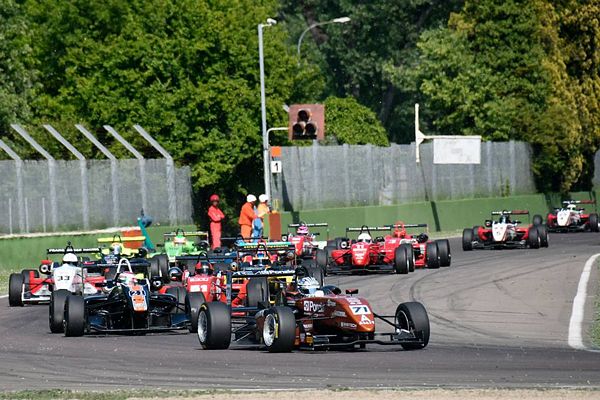 F2 Italian Trophy a Spa con 40 monoposto in griglia