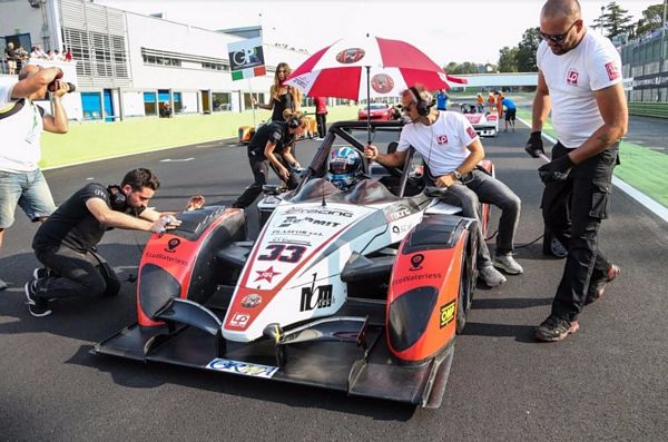 Wolf Racing Cars coglie una stupenda vittoria nel Master Tricolore Prototipi a Vallelunga