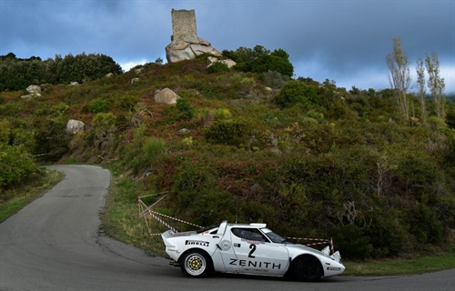 Rallye Elba Comas comanda la classifica su Lancia Stratos