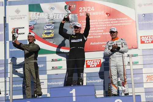 TCR Vallelunga Gara 1 Kevin Giacon vince su Opel