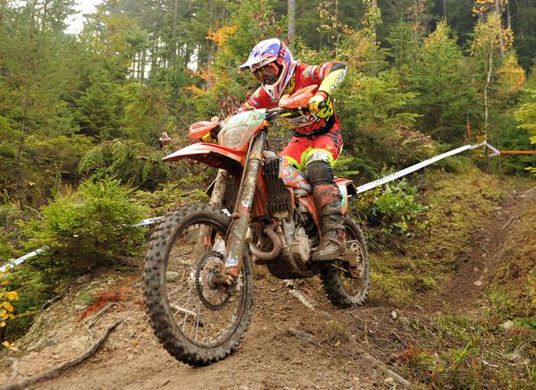 Matteo Pavoni si laurea Campione Europeo Enduro