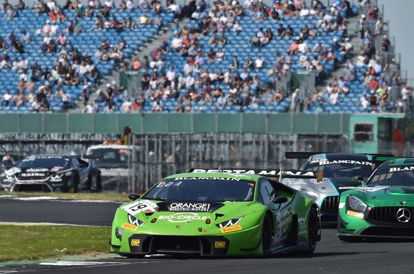 Una foratura compromette la gara di Giovanni Venturini a Silverstone